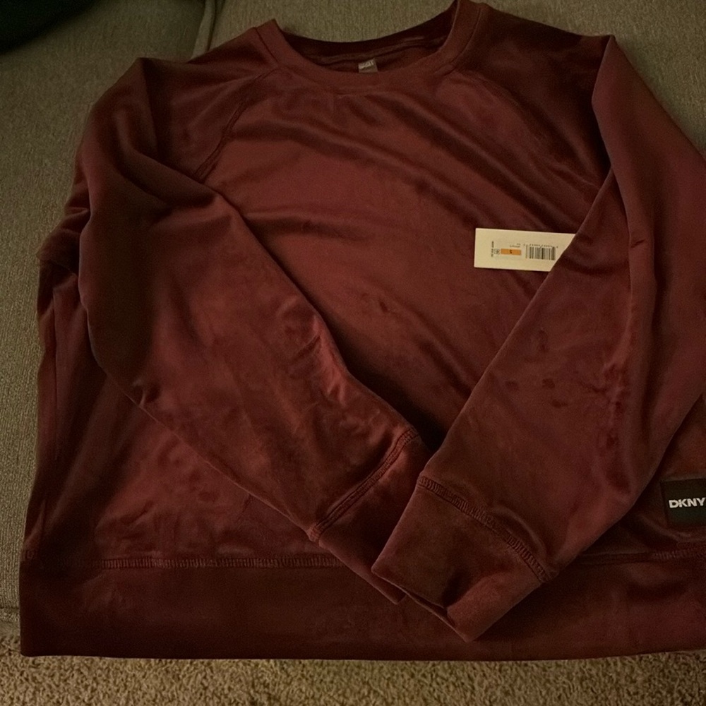 DKNY Sport women’s velvet crew neck..size small